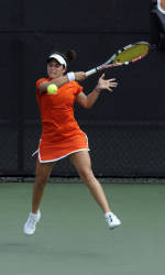 Eichkorn, Vallverdu Advance in NCAA Singles Tournament