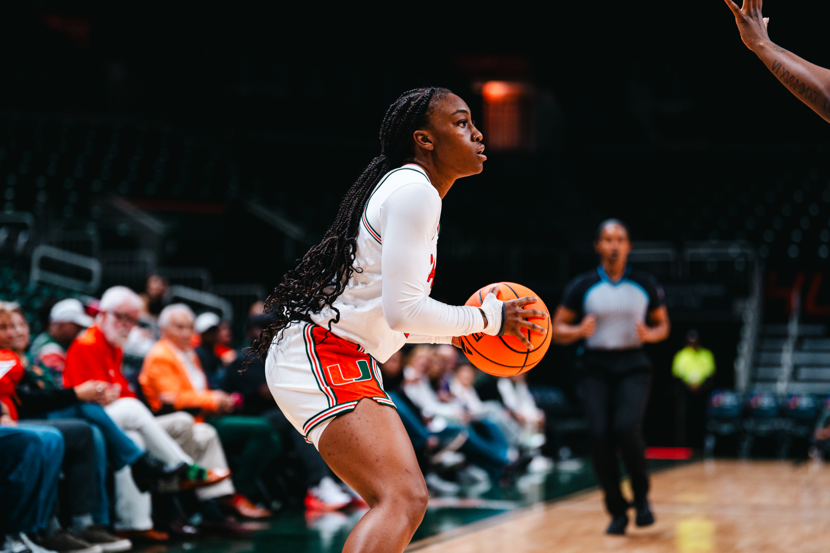 Hurricanes Conclude Homestand, Defeating Owls 79-47
