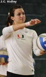 Miami Volleyball Raises Money for Dig for the Cure