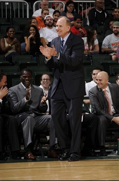 Coach Jim Larranaga