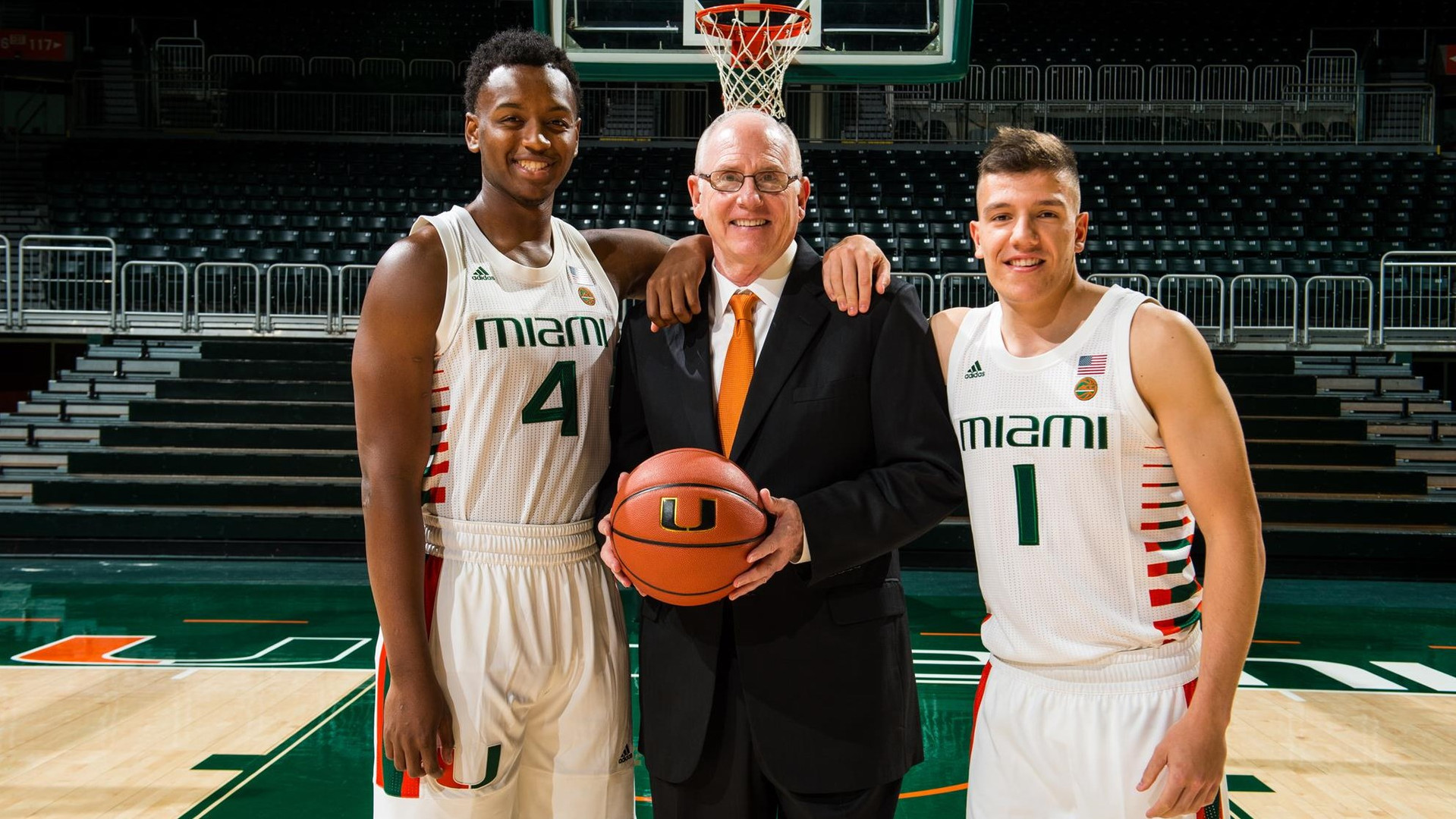 MBB Hosts Syracuse on Senior Day