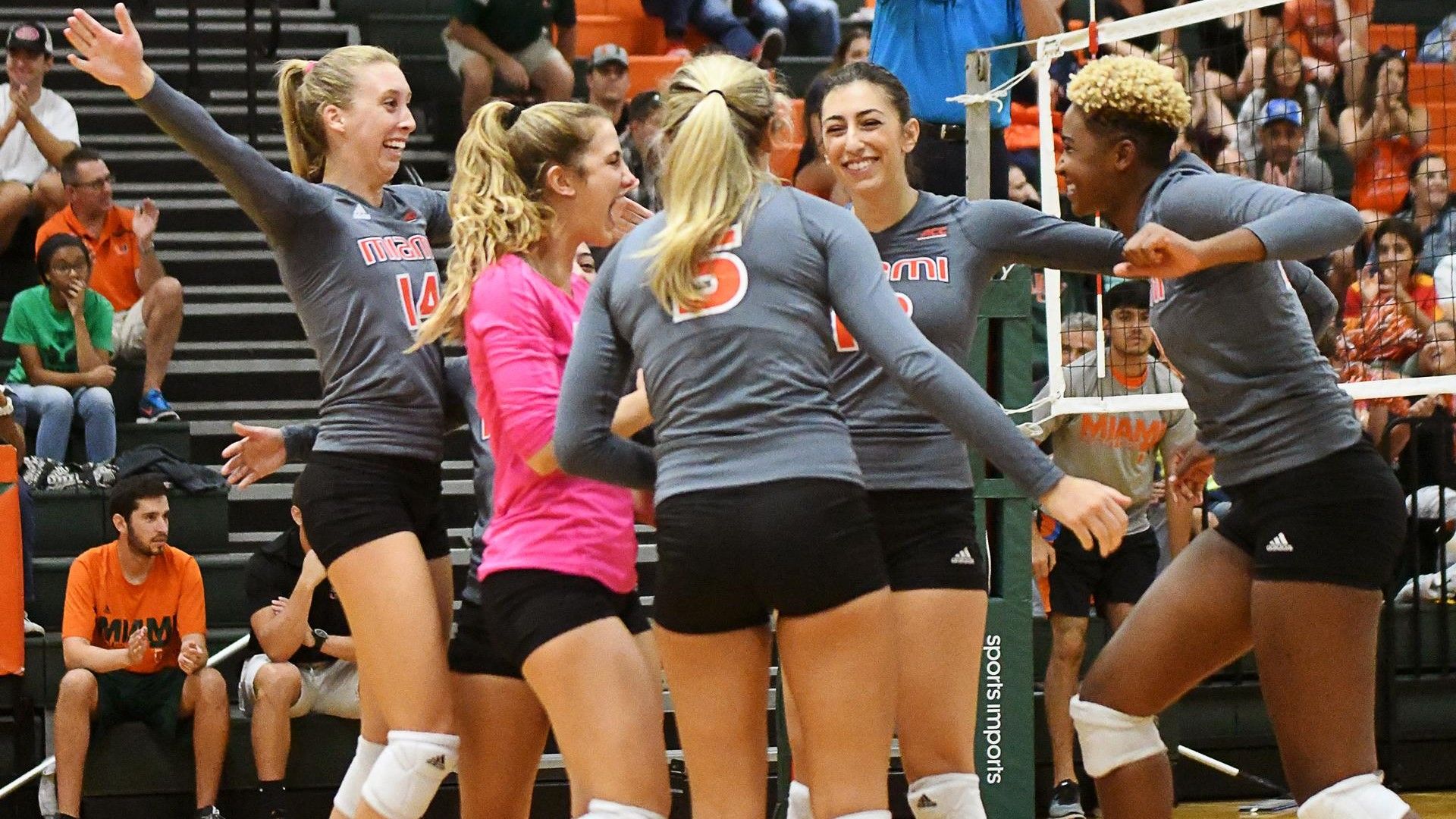 Volleyball Sweeps VT For Fourth-Straight Win