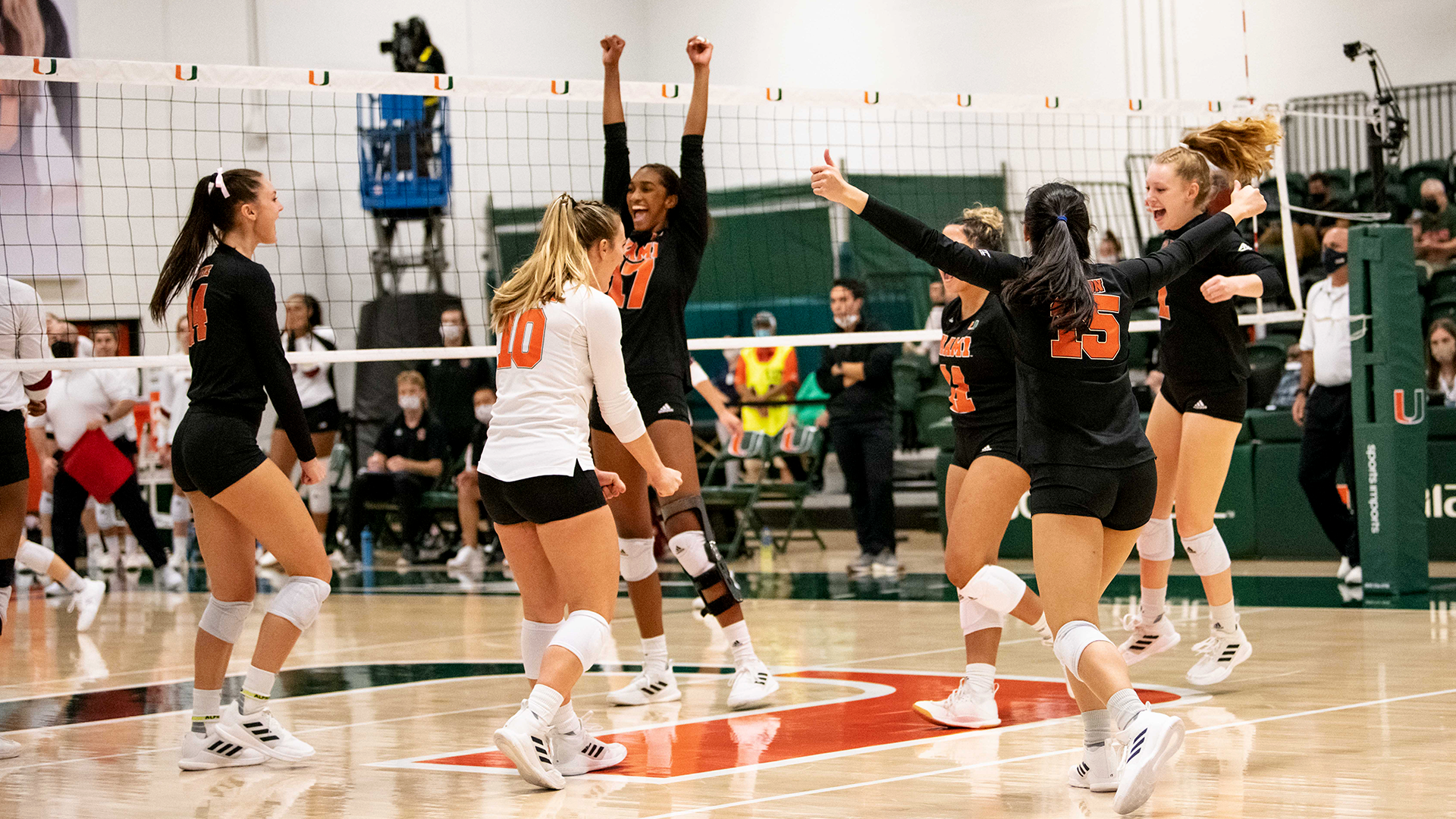 Hurricanes Cruise to 14th Sweep of Season Over BC