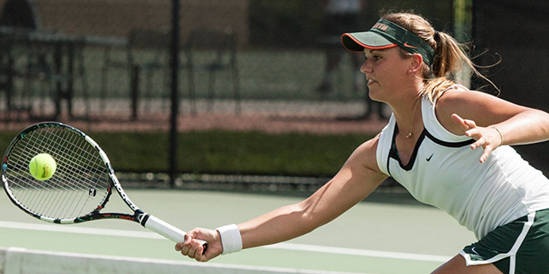 W. Tennis Crushes No. 22 Notre Dame, 6-1