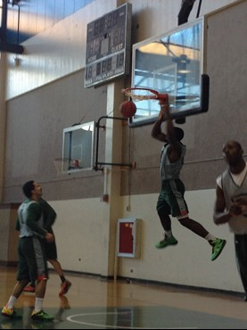 Swoope dunks in shoot around
