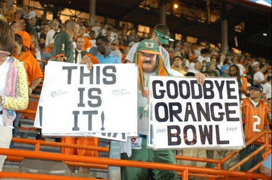 University of Miami Hurricanes fan Richard Molinary (aka &acirc;?oeThe Miami Fanatic&acirc;??) shows his team spirit and says goodbye to the home of...