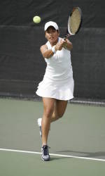 Women's Tennis Dominate Florida Atlantic to Open Their 2007 Spring Season