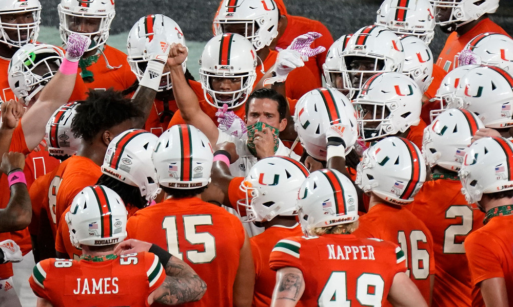 Manny Diaz huddle