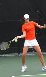 Jenna Osborne Wins Flight in Women's Tennis Play