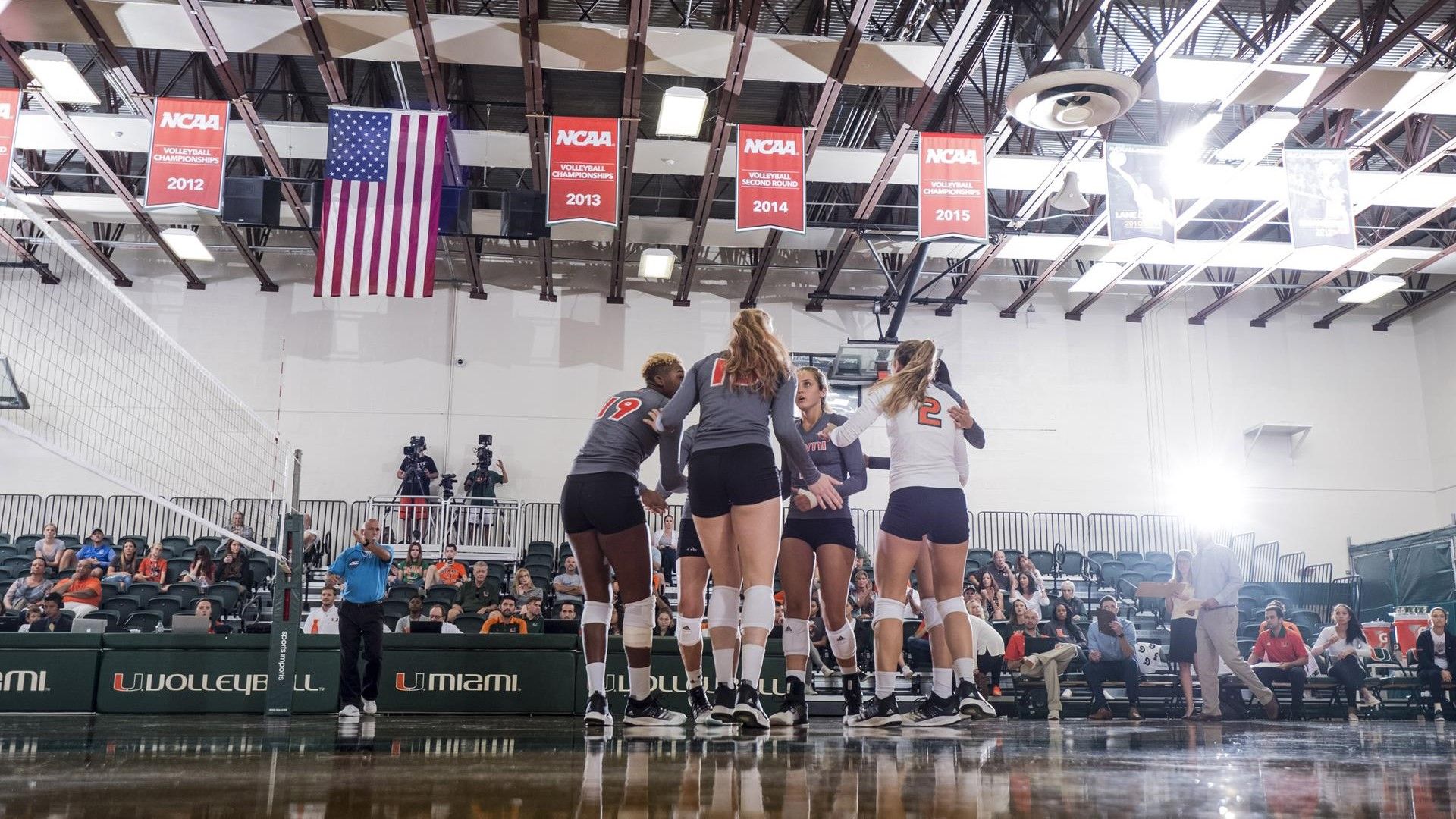 Volleyball Closes Out Regular Season with Comeback Victory