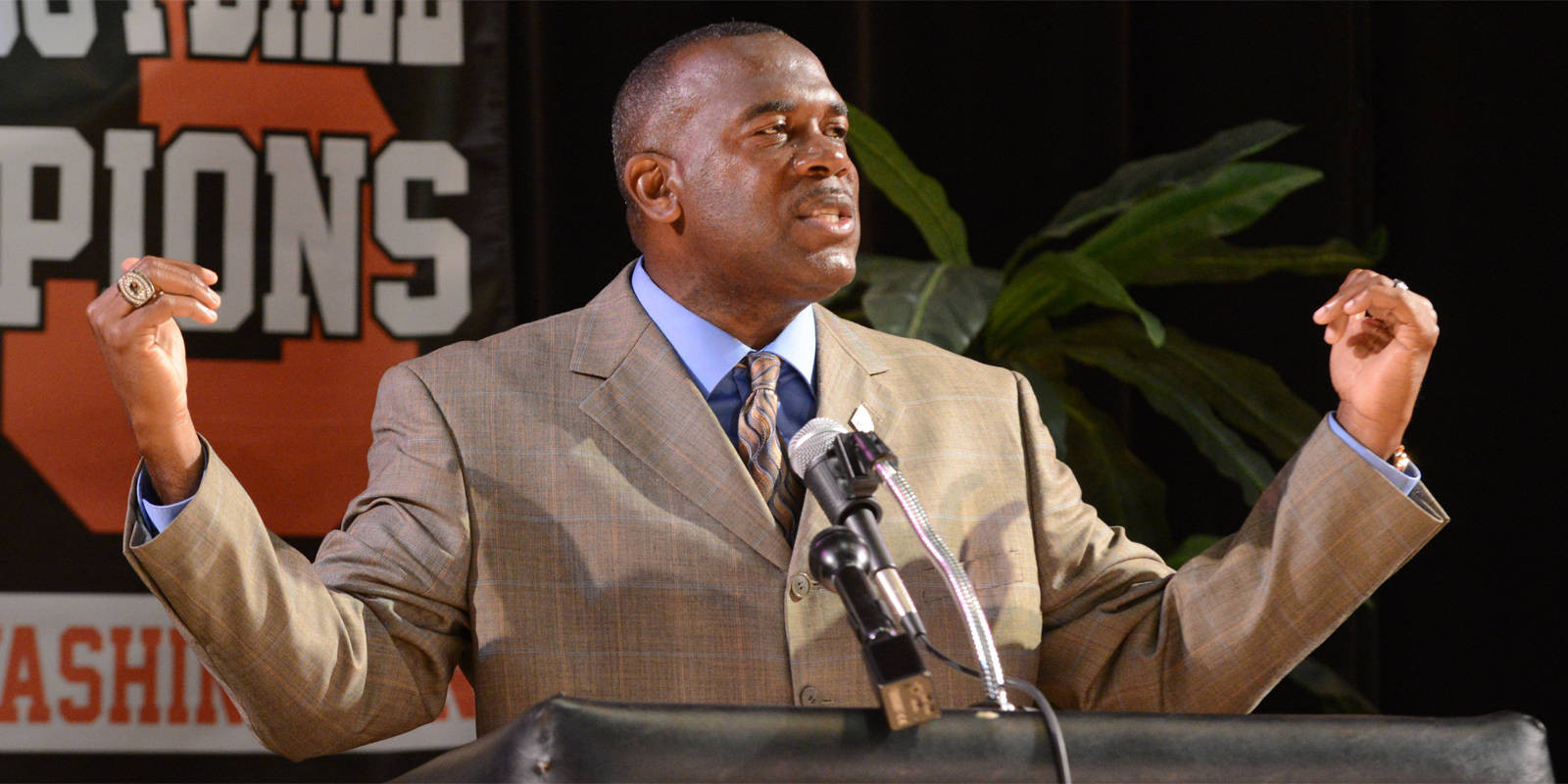 Ice Harris Re-Joins Football Staff