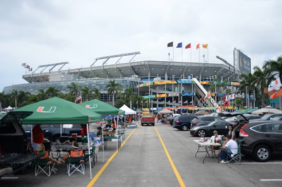 tailgate parties in the car park at sun life stadium miami florida