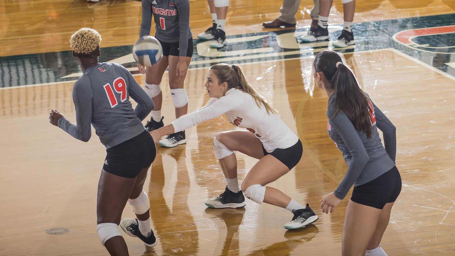 Volleyball Rallies For Senior Day Victory Over Syracuse