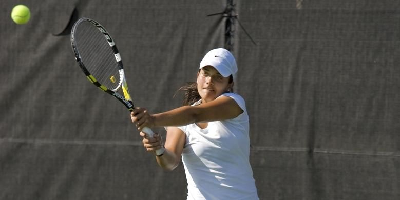No. 10 WoMen's Tennis Edged by No.1 Seed UCLA