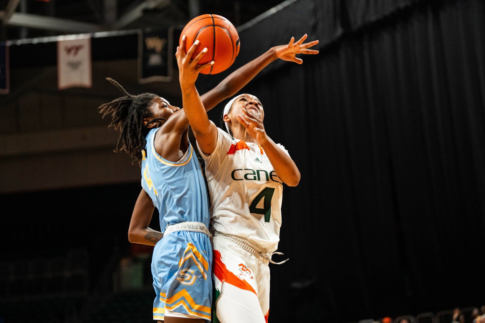Roberts Leads Hurricanes Past Southern, 61-57