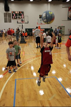 Jim Larranaga &acirc;?oeBack to School&acirc;?? Basketball Clinic