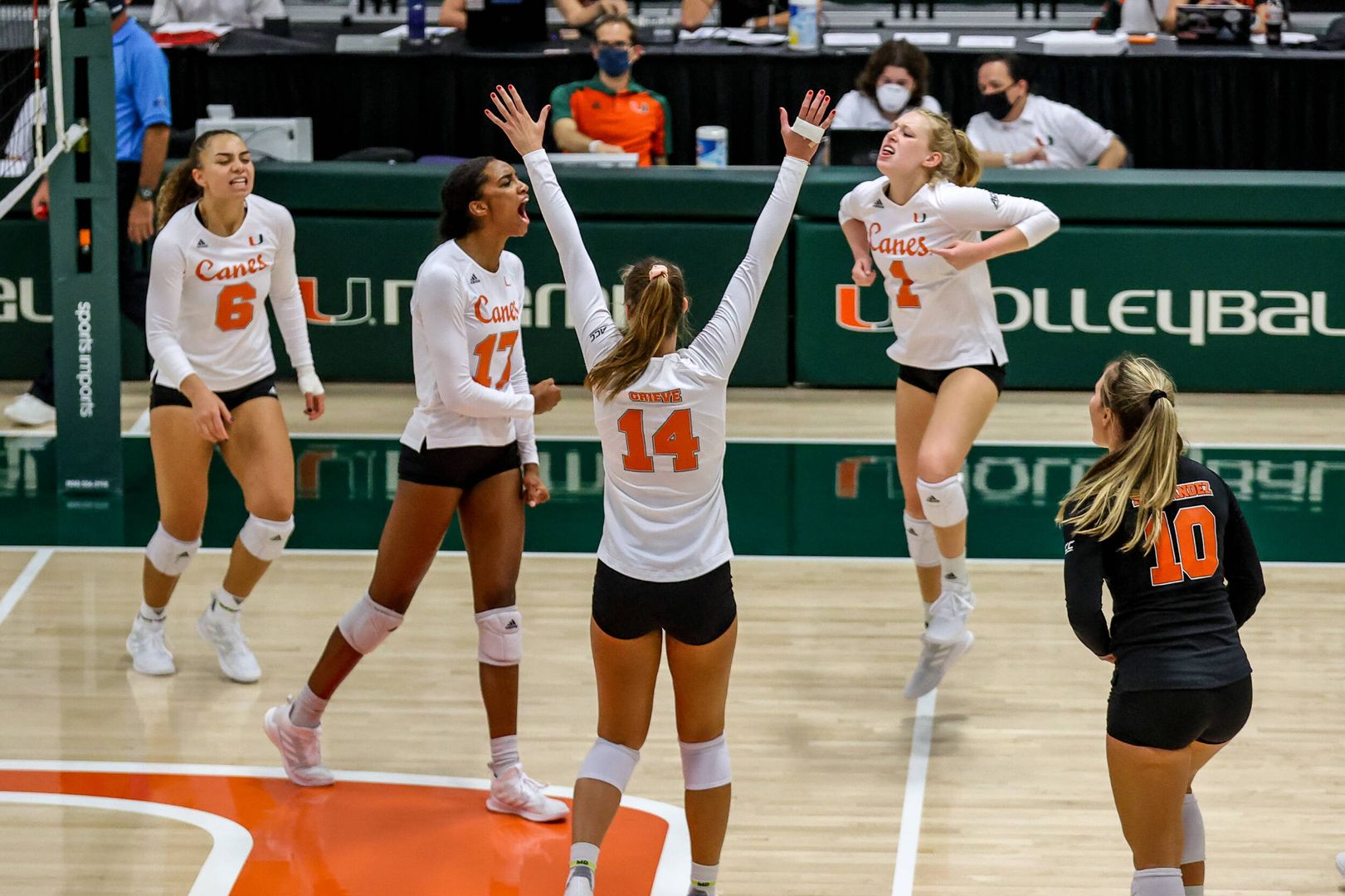 Volleyball Climbs Rankings to No. 11