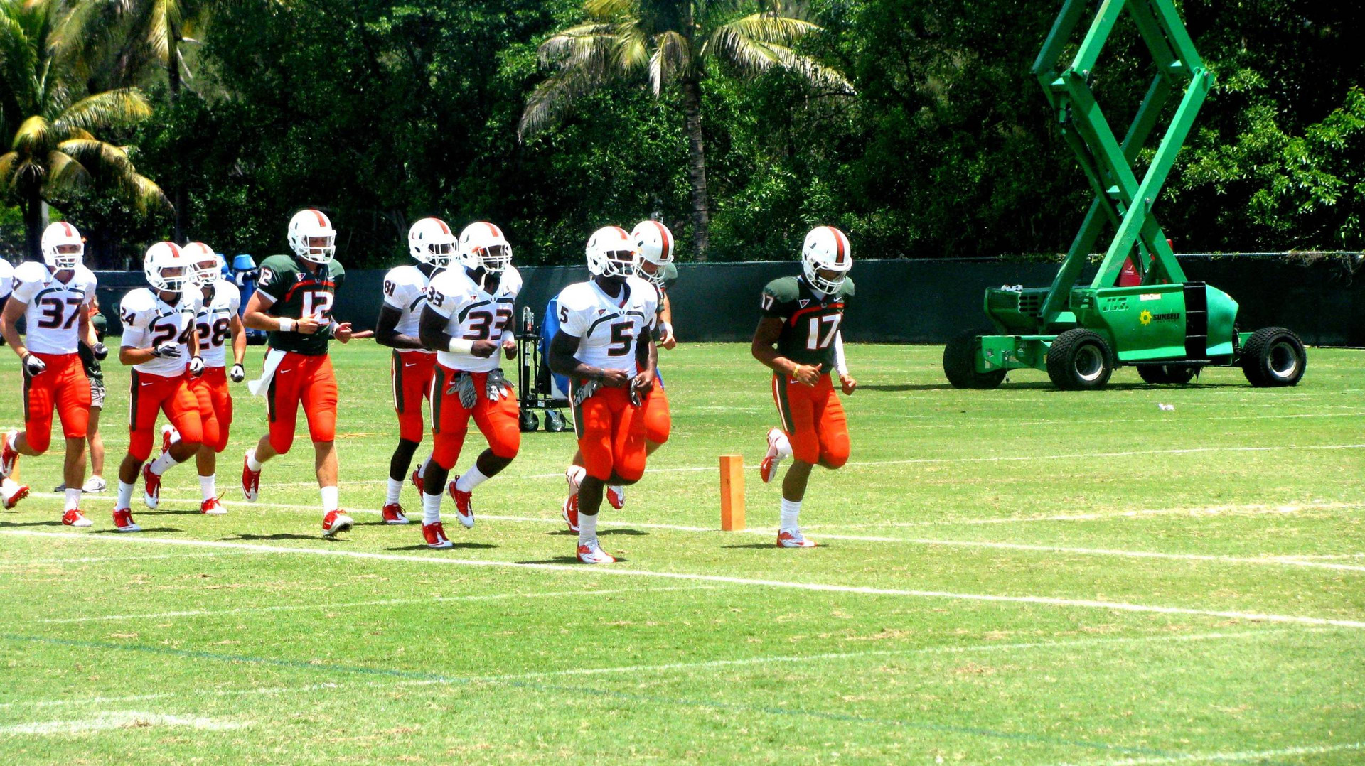 Running Game Shines in First Scrimmage