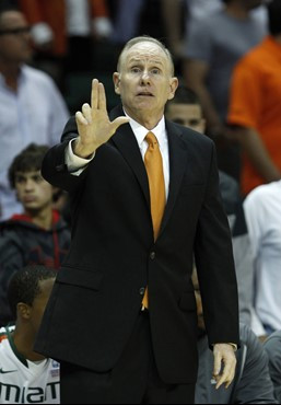 Miami head coach Jim Larranaga calls out a play during the first half. (AP Photo/Wilfredo Lee)