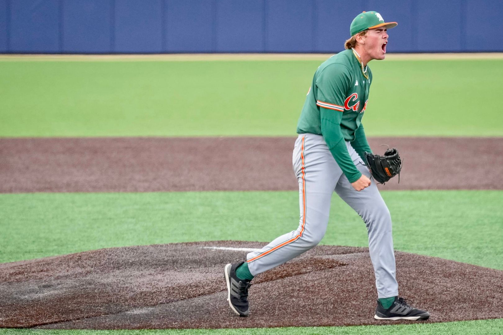 Miami Beats Notre Dame in Extra Innings