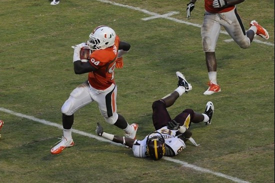 Kelvin Cain with a Pick Six

2011 Miami Hurricanes Football vs Bethune-Cookman