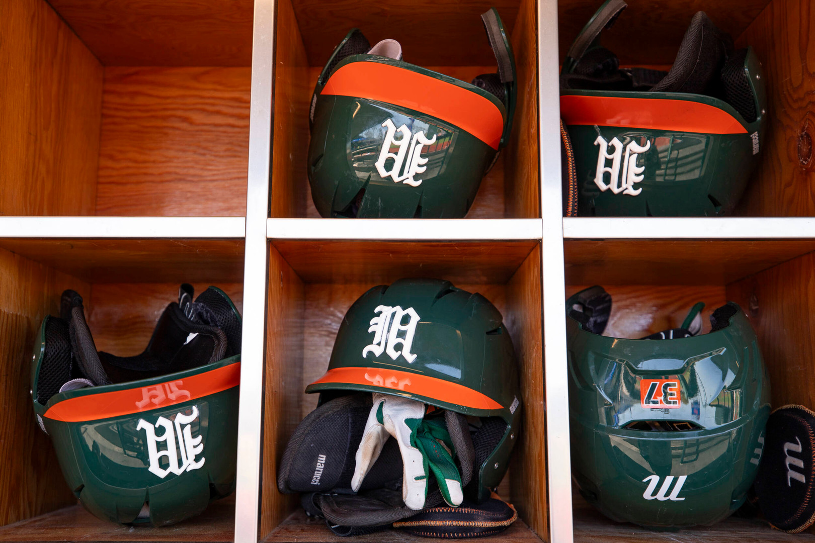 Hurricanes Drop Game Two to Wake Forest in Extra Innings