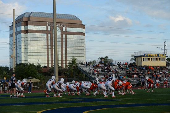 3,000 fans flocked to Naples HS for Friday's scrimmage