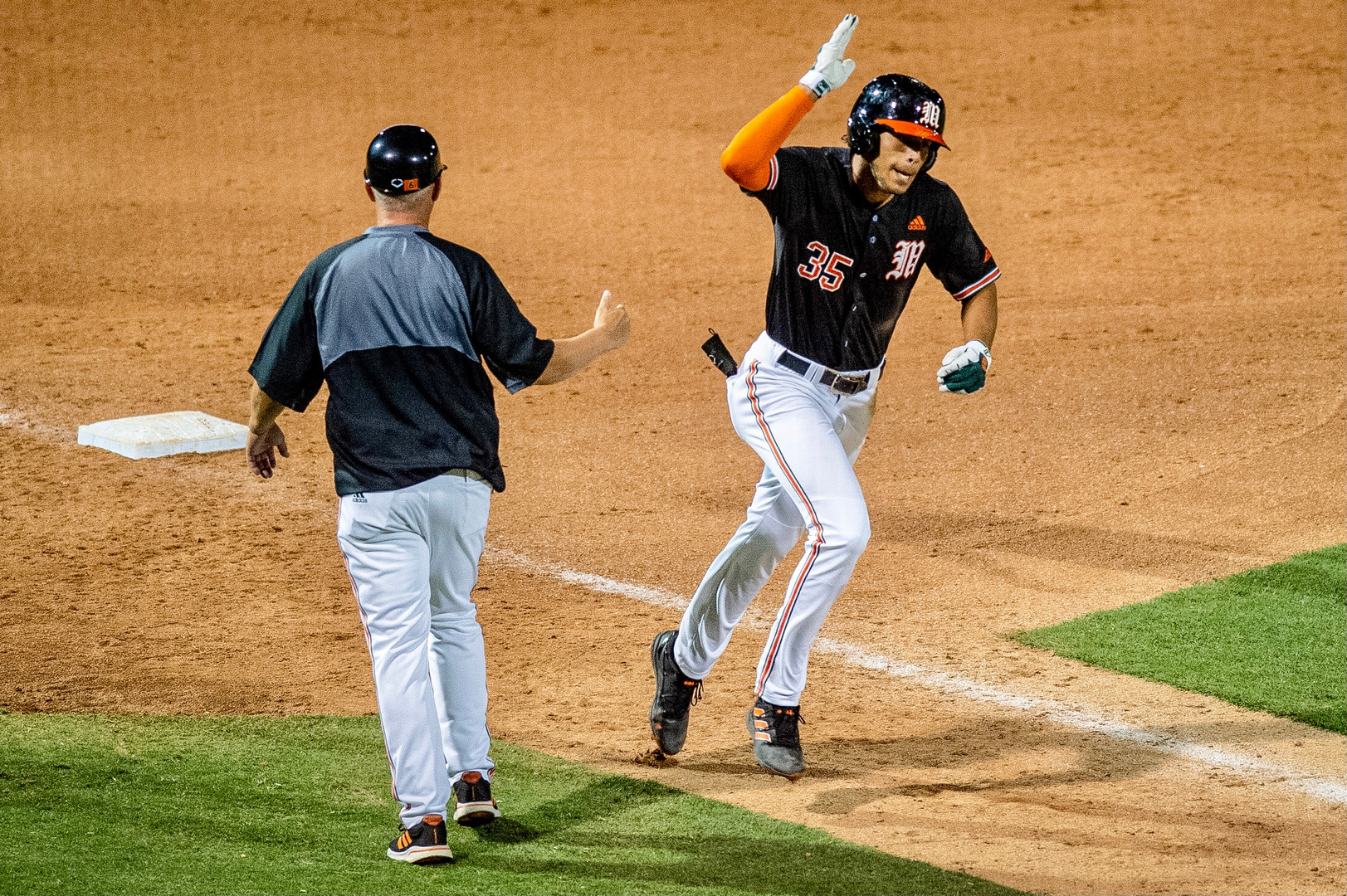 No. 8 Miami Edges No. 3 Virginia to Clinch Series