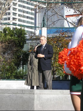 Emerald Bowl Executive Director Gary Cavalli speaking at the Emerald Bowl pep rally