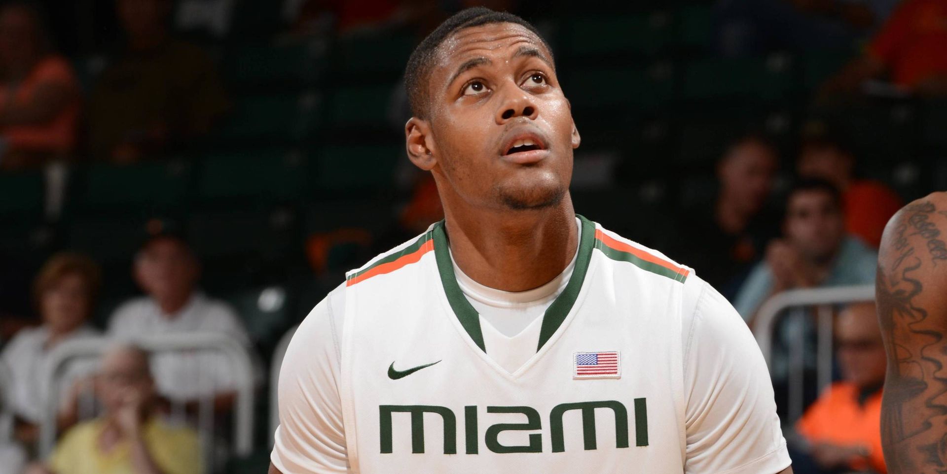 Kelly Leads CanesHoops to Wooden Win
