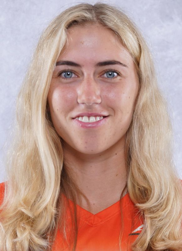 Isabella Pfennig - Women's Tennis - University of Miami Athletics