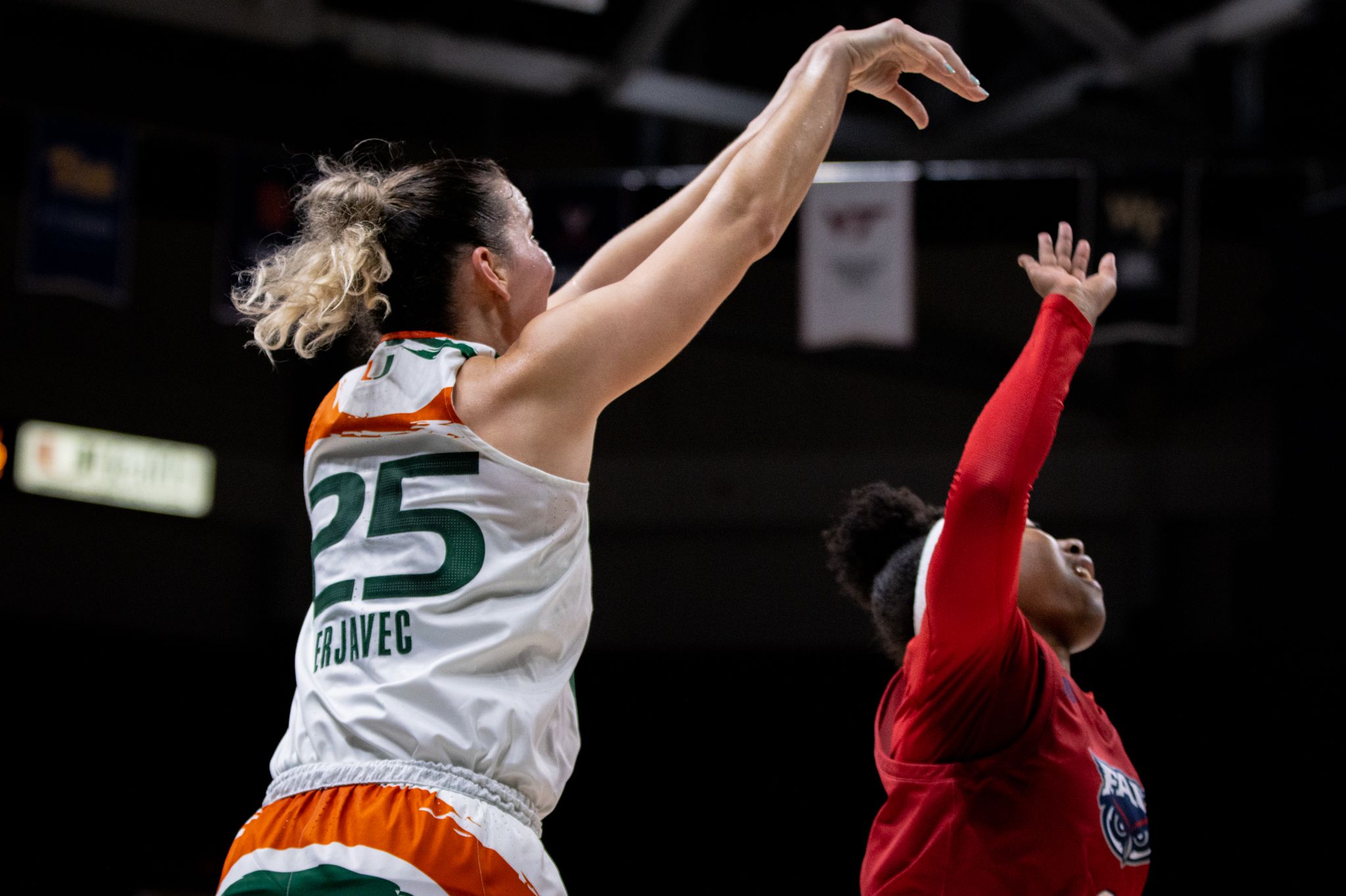 No. 3 N.C. State women handle resurgent Miami Hurricanes for 3rd straight  ACC women's basketball tourney title – Sun Sentinel