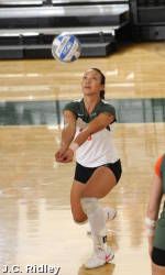 Hurricanes Volleyball Drops 3-2 Decision to Notre Dame