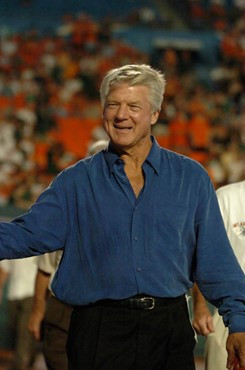Former head coach Jimmy Johnson makes an appearance at the game. November 13, 2008.  Photo by Steven Murphy, SPN