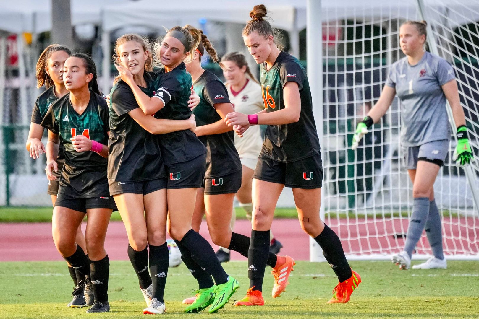 Hurricanes Fly Past Eagles, 1-0