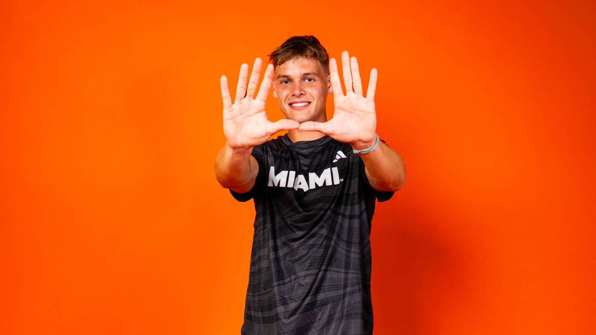 Jakub Kroslak Signs with Hurricanes Jakub Kroslak Signs with Hurricanes